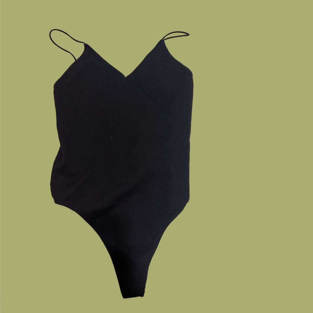 black ribbed body suit